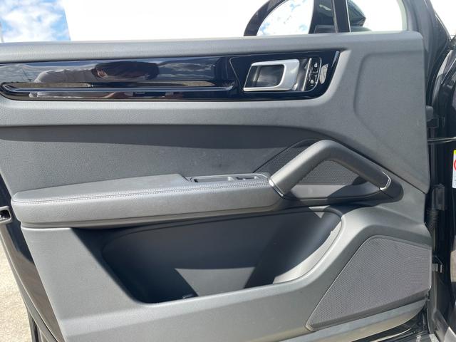 カイエンクーペ カイエンS クーペ スポーツクロノPKG パノラマサンルーフ 純正ナビ 360°カメラ 黒革シート シートヒーター/ベンチレーション ブラインドスポットモニター レーンキープ アダプティブエアサスペンション ETC2.0(52枚目)