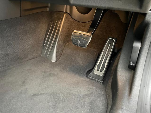 ３シリーズ ３２０ｄ　ｘＤｒｉｖｅツーリング　Ｍスポーツ　パノラマスライディングルーフ　ライブコックピット　アダプティブクルーズコントロール　ブラインドスポットモニター　衝突被害軽減ブレーキ　バックモニター　純正ＬＥＤヘッドライト　ワイヤレスチャージ（38枚目）