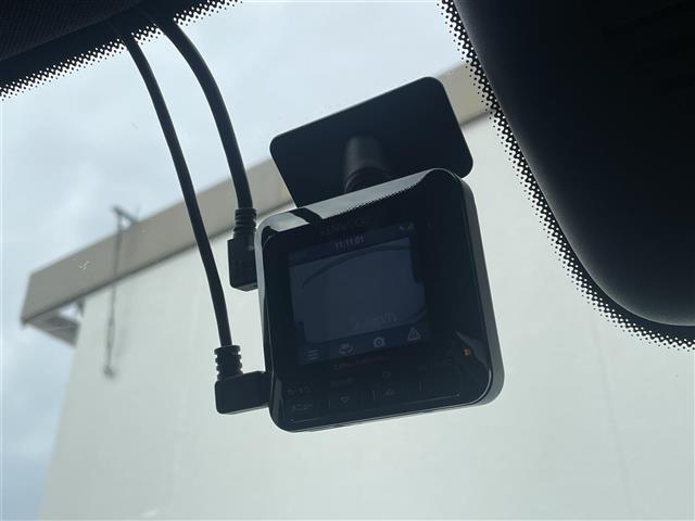 GLC GLC220d 4マチック ローレウスエディション ワンオーナー/360台限定車/レーダーセーフティPKG/ナイトPKG/パノラマルーフ/純正ナビ/DTV/360°カメラ/ブルメスターサウンド/パワーバックドア/ドラレコ/ETC/ハーフレザー(13枚目)