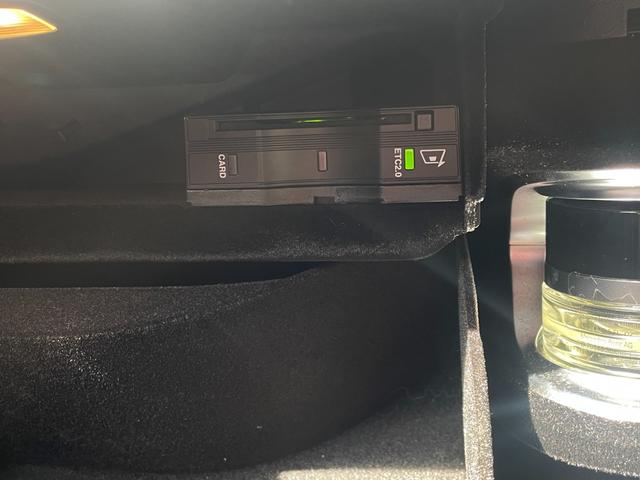 GLC GLC220d 4マチック AMGライン 純正ナビ フルセグTV Bluetooth接続 360°カメラ レザーシート シートヒーター パワーバックドア パノラマルーフ アダプティブクルーズコントロール ブラインドスポットモニター ETC(9枚目)