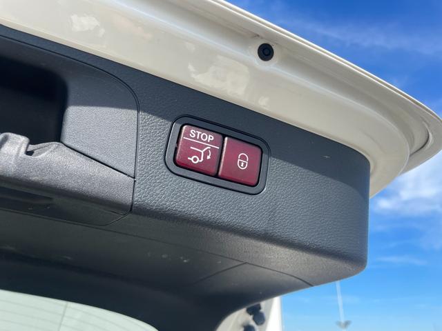 GLC GLC220d 4マチック AMGライン 純正ナビ フルセグTV Bluetooth接続 360°カメラ レザーシート シートヒーター パワーバックドア パノラマルーフ アダプティブクルーズコントロール ブラインドスポットモニター ETC(62枚目)