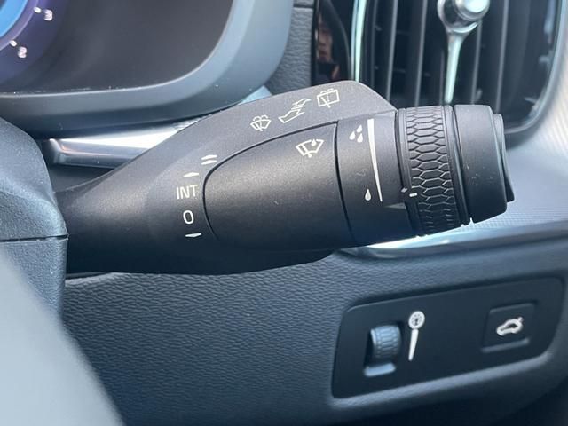 XC60 B6 AWD Rデザイン ワンオーナー エアサス車 TRデザイン専用ハーフレザー 全席シートヒーター 純正Googleナビ ヘッドアップディスプレイ パワーテールゲート Harman/Kardonサウンド ACC BSM(20枚目)