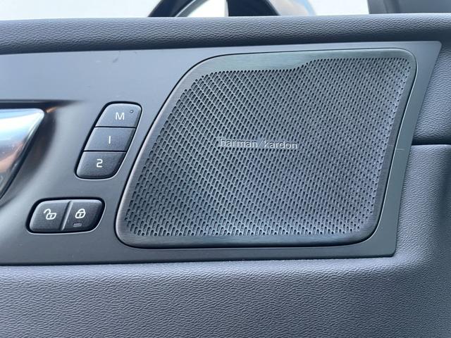 XC60 B6 AWD Rデザイン ワンオーナー エアサス車 TRデザイン専用ハーフレザー 全席シートヒーター 純正Googleナビ ヘッドアップディスプレイ パワーテールゲート Harman/Kardonサウンド ACC BSM(53枚目)