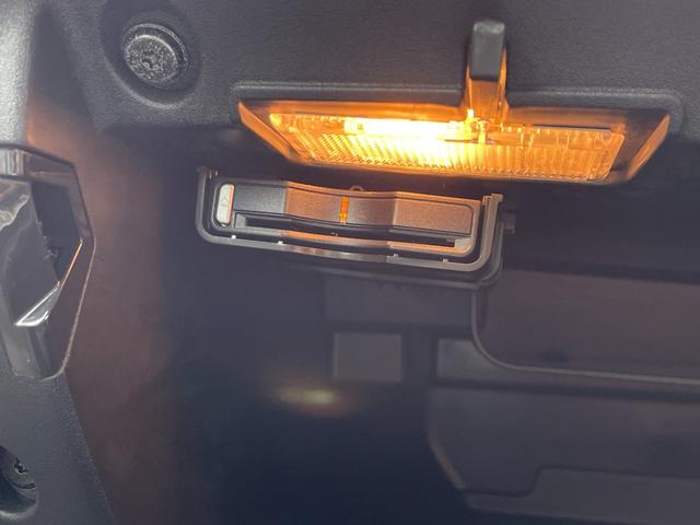 V40 T3 モメンタム 純正ナビ フルセグTV バックモニター 衝突被害軽減ブレーキ レーンキープアシスト ブラインドスポットモニター クルーズコントロール ドライブレコーダー ETC ステアリングスイッチ ドライブレコーダ(8枚目)