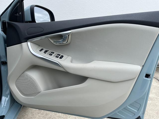 V40 T3 モメンタム 純正ナビ フルセグTV バックモニター 衝突被害軽減ブレーキ レーンキープアシスト ブラインドスポットモニター クルーズコントロール ドライブレコーダー ETC ステアリングスイッチ ドライブレコーダ(32枚目)