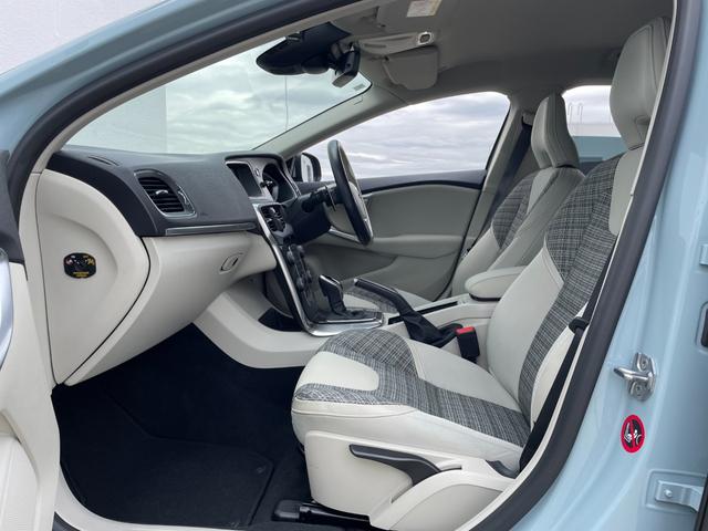 V40 T3 モメンタム 純正ナビ フルセグTV バックモニター 衝突被害軽減ブレーキ レーンキープアシスト ブラインドスポットモニター クルーズコントロール ドライブレコーダー ETC ステアリングスイッチ ドライブレコーダ(43枚目)