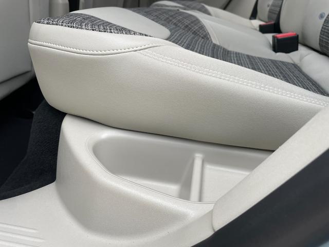 V40 T3 モメンタム 純正ナビ フルセグTV バックモニター 衝突被害軽減ブレーキ レーンキープアシスト ブラインドスポットモニター クルーズコントロール ドライブレコーダー ETC ステアリングスイッチ ドライブレコーダ(53枚目)