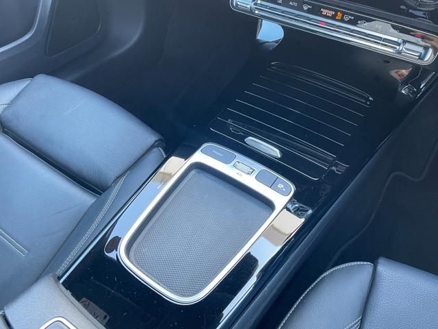Aクラス A35 4マチック 1オーナー/パノラマルーフ/j純正ナビ/TV/360°カメラ/レザーシート/HUD/アドバンスドPKG/純正OPドラレコ/アンビエントライト/シートヒーター/パワーシート/4WD/パドルシフト/ETC(25枚目)
