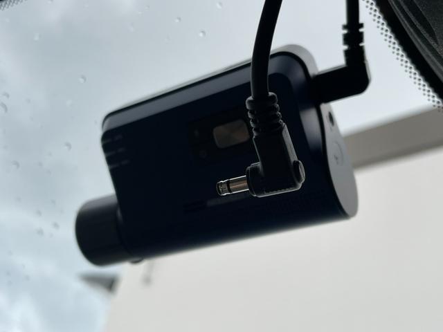 XC60 B5 AWD インスクリプション 純正ナビ/TV/360°カメラ/レザーシート/シートヒーター/パワーバックドア/ハーマンカードンサウンド/HUD/アップルカープレイ/ワイヤレス充電/前後ドラレコ/ACC/BSM/レーンキープ/ETC(11枚目)