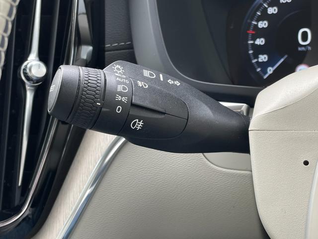 XC60 B5 AWD インスクリプション 純正ナビ/TV/360°カメラ/レザーシート/シートヒーター/パワーバックドア/ハーマンカードンサウンド/HUD/アップルカープレイ/ワイヤレス充電/前後ドラレコ/ACC/BSM/レーンキープ/ETC(15枚目)
