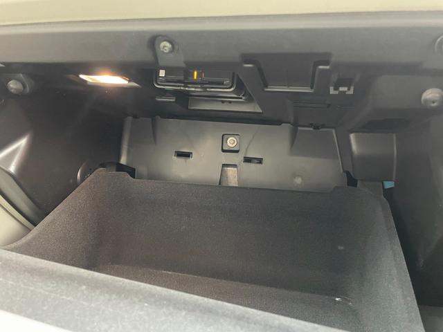 XC60 B5 AWD インスクリプション 純正ナビ/TV/360°カメラ/レザーシート/シートヒーター/パワーバックドア/ハーマンカードンサウンド/HUD/アップルカープレイ/ワイヤレス充電/前後ドラレコ/ACC/BSM/レーンキープ/ETC(26枚目)