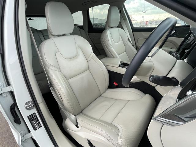 XC60 B5 AWD インスクリプション 純正ナビ/TV/360°カメラ/レザーシート/シートヒーター/パワーバックドア/ハーマンカードンサウンド/HUD/アップルカープレイ/ワイヤレス充電/前後ドラレコ/ACC/BSM/レーンキープ/ETC(31枚目)