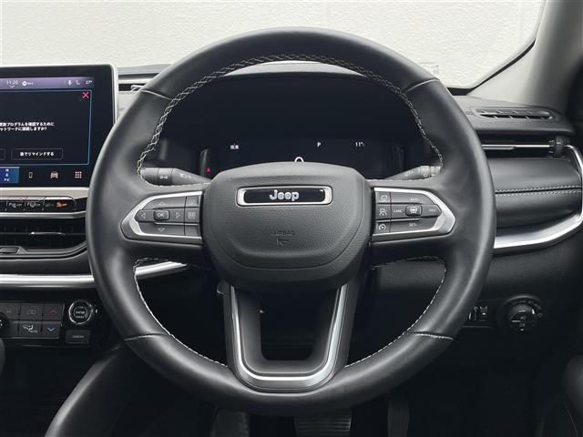 ジープ・コマンダー リミテッド 純正ナビ 360°カメラ レザーシート シートヒーター 前後ドライブレコーダー ETC アダプティブクルーズコントロール パワーバックドア コーナーセンサー HIDヘッドライト 純正フロアマット(8枚目)