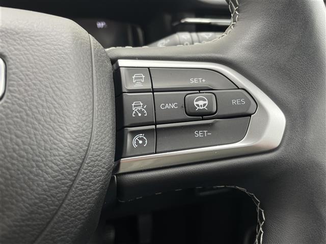 ジープ・コマンダー リミテッド 純正ナビ 360°カメラ レザーシート シートヒーター 前後ドライブレコーダー ETC アダプティブクルーズコントロール パワーバックドア コーナーセンサー HIDヘッドライト 純正フロアマット(11枚目)