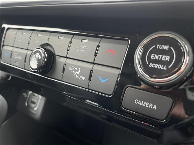 ジープ・コマンダー リミテッド 純正ナビ 360°カメラ レザーシート シートヒーター 前後ドライブレコーダー ETC アダプティブクルーズコントロール パワーバックドア コーナーセンサー HIDヘッドライト 純正フロアマット(15枚目)