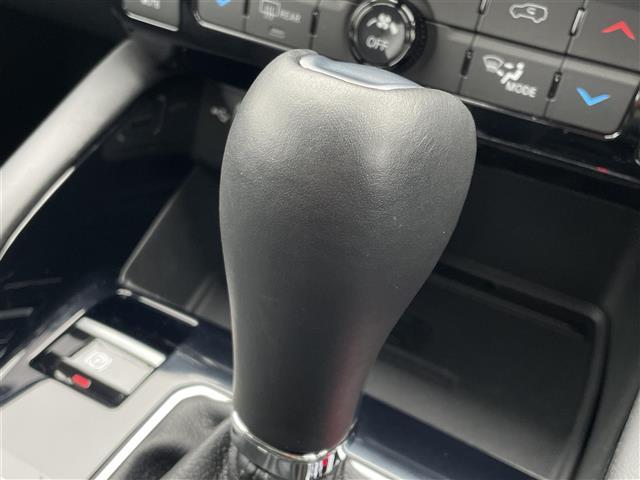 ジープ・コマンダー リミテッド 純正ナビ 360°カメラ レザーシート シートヒーター 前後ドライブレコーダー ETC アダプティブクルーズコントロール パワーバックドア コーナーセンサー HIDヘッドライト 純正フロアマット(17枚目)