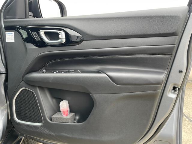 ジープ・コマンダー リミテッド 純正ナビ 360°カメラ レザーシート シートヒーター 前後ドライブレコーダー ETC アダプティブクルーズコントロール パワーバックドア コーナーセンサー HIDヘッドライト 純正フロアマット(38枚目)