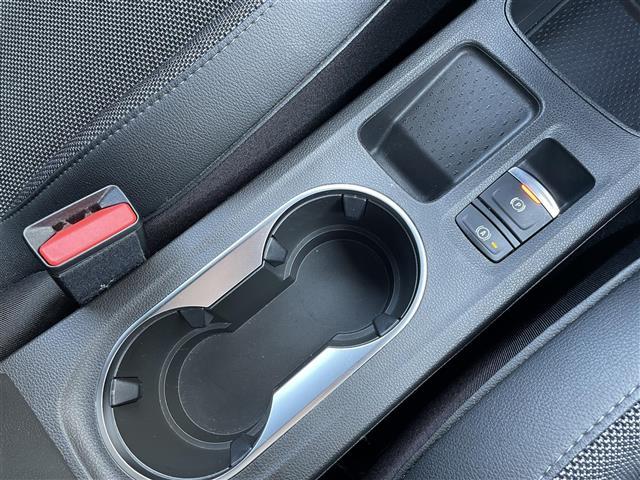 キャプチャー ブラックスタイル 純正ディスプレイオーディオ 全方位カメラ ハーフレザーシート シートヒーター 前後ドライブレコーダー ETC コーナーセンサー アダプティブクルーズコントロール コンフォートアクセス 純正フロアマット(21枚目)