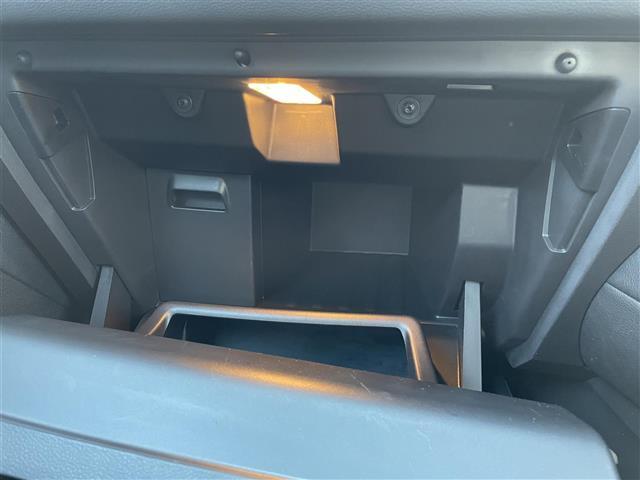 キャプチャー ブラックスタイル 純正ディスプレイオーディオ 全方位カメラ ハーフレザーシート シートヒーター 前後ドライブレコーダー ETC コーナーセンサー アダプティブクルーズコントロール コンフォートアクセス 純正フロアマット(23枚目)