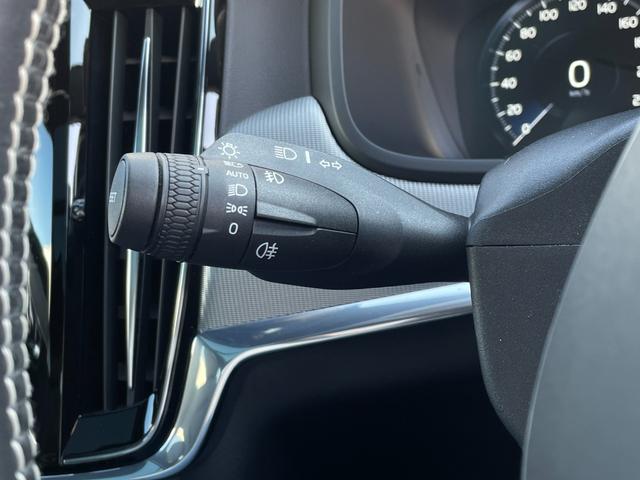 ご来場が難しいお客様でもご安心下さい、店頭在庫でしたらテレビ電話などを使いお車の詳細をご説明させて頂く事も可能でございます。当店スタッフが真心込めてご対応させて頂きます。