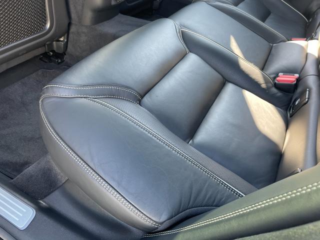 自社での査定に加え、第三者機関に委託し、車両の鑑定を行っております。