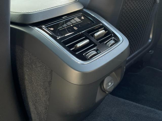 Ｇｏｏ鑑定はＪＡＡＡ（日本自動車鑑定協会）に委託し、内外装の状態、走行距離、機関、修復歴を細かくチェック致します