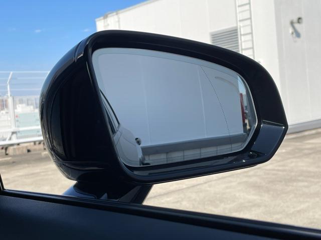 ＬＩＢＥＲＡＬＡでは輸入車でも長期保証がご選択頂けます。「中古車は不安」というお客様の声にお応えし、お客様の安心安全のために業界最長の保証を実現致しました。