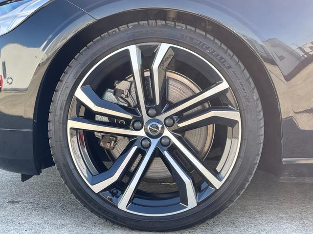 ＬＩＢＥＲＡＬＡは、輸入車選びの新たなスタイルを提案するインポート・セレクト・ブランドです。オーナー様となる方がクルマから直接感じる感性を第一にした、最良の一台との出会いをコーディネートいたします。