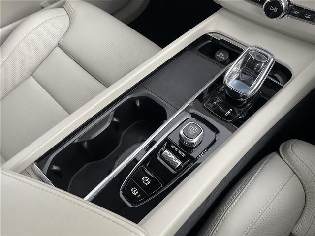 ＸＣ６０ Ｂ５　ＡＷＤ　インスクリプション　純正ナビ／ＴＶ／３６０°カメラ／レザーシート／シートヒーター／パワーバックドア／ハーマンカードンサウンド／ＨＵＤ／アップルカープレイ／ワイヤレス充電／前後ドラレコ／ＡＣＣ／ＢＳＭ／レーンキープ／ＥＴＣ（68枚目）