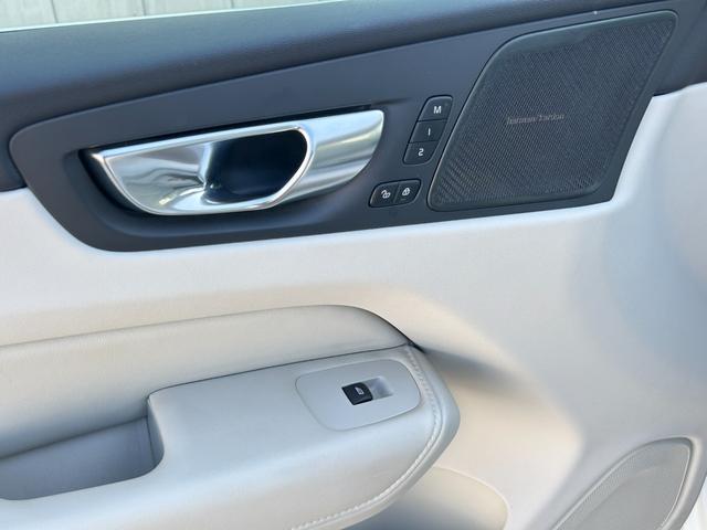 ＬＩＢＥＲＡＬＡは、輸入車選びの新たなスタイルを提案するインポート・セレクト・ブランドです。オーナー様となる方がクルマから直接感じる感性を第一にした、最良の一台との出会いをコーディネートいたします。