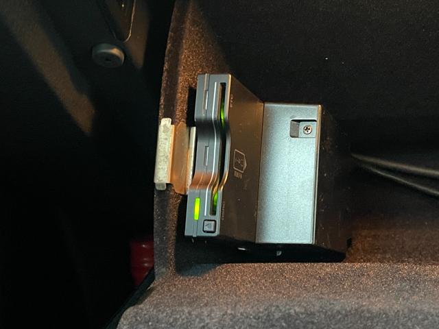 シャラン ＴＳＩ　コンフォートライン　ナビゲーションパッケージ　ハイキセノンパッケージ　純正ナビ　バックカメラ　純正１６インチアルミホイール　アダプティブクルーズコントロール　スマートキー　プッシュスタート　アイドリングストップ（8枚目）