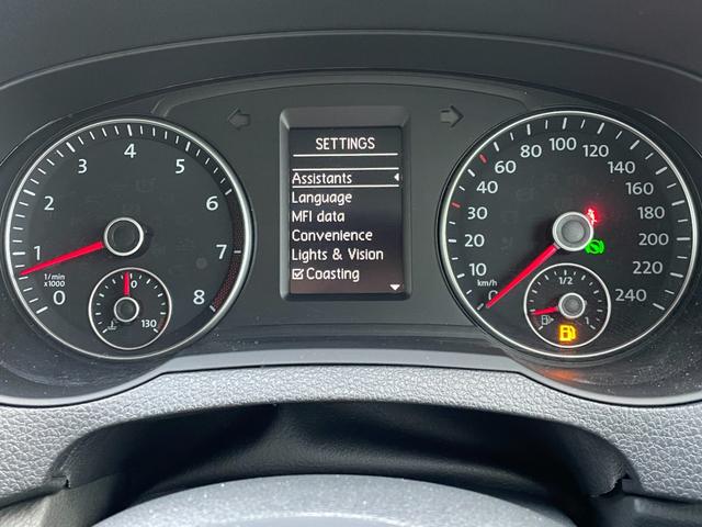 シャラン ＴＳＩ　コンフォートライン　ナビゲーションパッケージ　ハイキセノンパッケージ　純正ナビ　バックカメラ　純正１６インチアルミホイール　アダプティブクルーズコントロール　スマートキー　プッシュスタート　アイドリングストップ（17枚目）