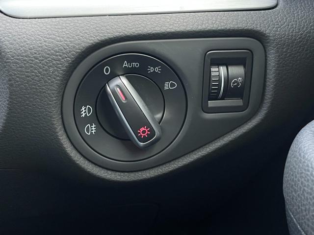 シャラン ＴＳＩ　コンフォートライン　ナビゲーションパッケージ　ハイキセノンパッケージ　純正ナビ　バックカメラ　純正１６インチアルミホイール　アダプティブクルーズコントロール　スマートキー　プッシュスタート　アイドリングストップ（18枚目）