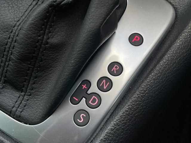 シャラン ＴＳＩ　コンフォートライン　ナビゲーションパッケージ　ハイキセノンパッケージ　純正ナビ　バックカメラ　純正１６インチアルミホイール　アダプティブクルーズコントロール　スマートキー　プッシュスタート　アイドリングストップ（21枚目）