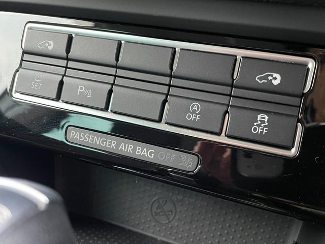 シャラン ＴＳＩ　コンフォートライン　ナビゲーションパッケージ　ハイキセノンパッケージ　純正ナビ　バックカメラ　純正１６インチアルミホイール　アダプティブクルーズコントロール　スマートキー　プッシュスタート　アイドリングストップ（24枚目）