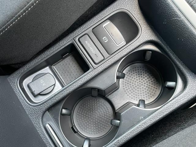 シャラン ＴＳＩ　コンフォートライン　ナビゲーションパッケージ　ハイキセノンパッケージ　純正ナビ　バックカメラ　純正１６インチアルミホイール　アダプティブクルーズコントロール　スマートキー　プッシュスタート　アイドリングストップ（26枚目）