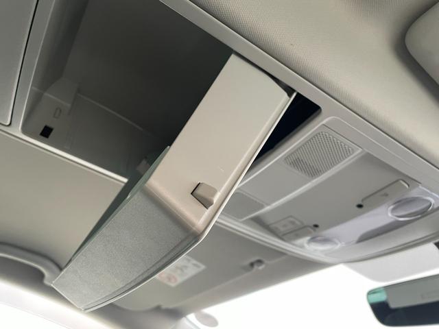 シャラン ＴＳＩ　コンフォートライン　ナビゲーションパッケージ　ハイキセノンパッケージ　純正ナビ　バックカメラ　純正１６インチアルミホイール　アダプティブクルーズコントロール　スマートキー　プッシュスタート　アイドリングストップ（29枚目）