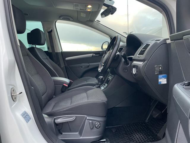 シャラン ＴＳＩ　コンフォートライン　ナビゲーションパッケージ　ハイキセノンパッケージ　純正ナビ　バックカメラ　純正１６インチアルミホイール　アダプティブクルーズコントロール　スマートキー　プッシュスタート　アイドリングストップ（31枚目）