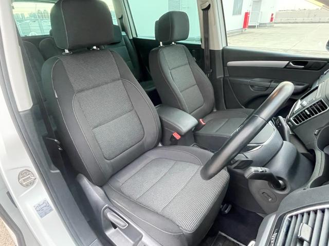 シャラン ＴＳＩ　コンフォートライン　ナビゲーションパッケージ　ハイキセノンパッケージ　純正ナビ　バックカメラ　純正１６インチアルミホイール　アダプティブクルーズコントロール　スマートキー　プッシュスタート　アイドリングストップ（32枚目）