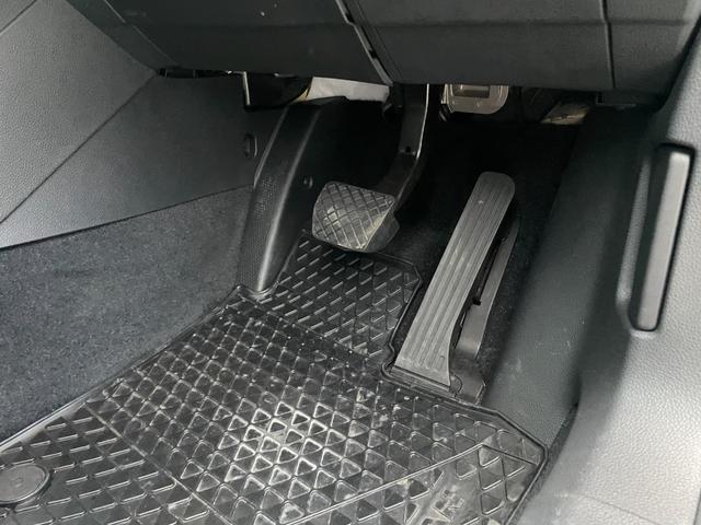 シャラン ＴＳＩ　コンフォートライン　ナビゲーションパッケージ　ハイキセノンパッケージ　純正ナビ　バックカメラ　純正１６インチアルミホイール　アダプティブクルーズコントロール　スマートキー　プッシュスタート　アイドリングストップ（35枚目）