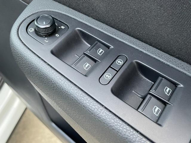 シャラン ＴＳＩ　コンフォートライン　ナビゲーションパッケージ　ハイキセノンパッケージ　純正ナビ　バックカメラ　純正１６インチアルミホイール　アダプティブクルーズコントロール　スマートキー　プッシュスタート　アイドリングストップ（38枚目）