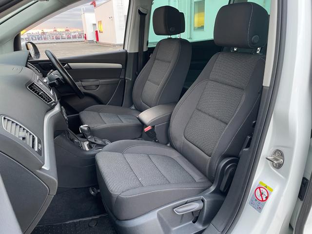 シャラン ＴＳＩ　コンフォートライン　ナビゲーションパッケージ　ハイキセノンパッケージ　純正ナビ　バックカメラ　純正１６インチアルミホイール　アダプティブクルーズコントロール　スマートキー　プッシュスタート　アイドリングストップ（43枚目）