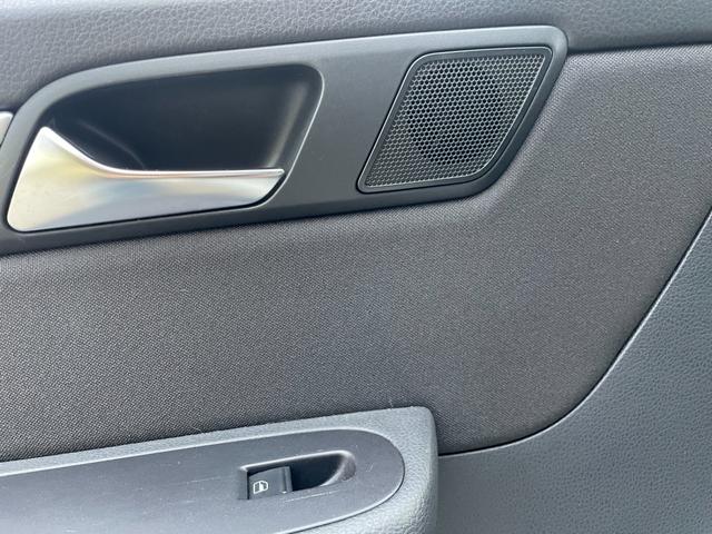 シャラン ＴＳＩ　コンフォートライン　ナビゲーションパッケージ　ハイキセノンパッケージ　純正ナビ　バックカメラ　純正１６インチアルミホイール　アダプティブクルーズコントロール　スマートキー　プッシュスタート　アイドリングストップ（47枚目）