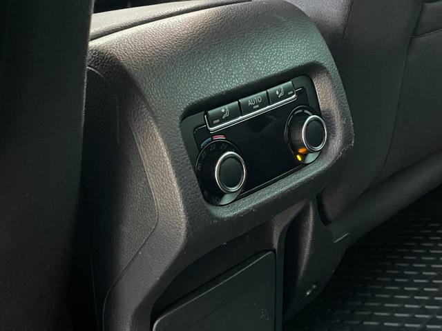 シャラン ＴＳＩ　コンフォートライン　ナビゲーションパッケージ　ハイキセノンパッケージ　純正ナビ　バックカメラ　純正１６インチアルミホイール　アダプティブクルーズコントロール　スマートキー　プッシュスタート　アイドリングストップ（50枚目）