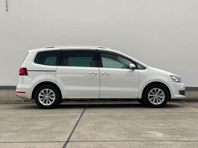 シャラン ＴＳＩ　コンフォートライン　ナビゲーションパッケージ　ハイキセノンパッケージ　純正ナビ　バックカメラ　純正１６インチアルミホイール　アダプティブクルーズコントロール　スマートキー　プッシュスタート　アイドリングストップ（59枚目）