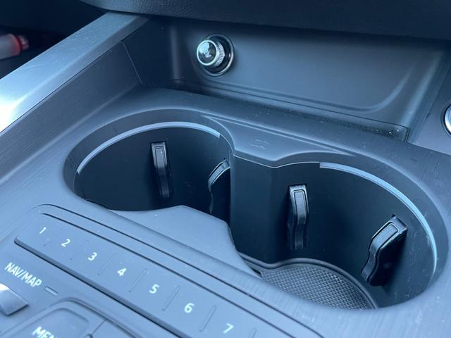 Ａ５スポーツバック ４０ＴＦＳＩスポーツ　Ｓライン　純正ナビ　フルセグＴＶ　バーチャルコックピット　全方位カメラ　パワーリアゲート　パワーシート　アダプティブクルーズコントロール　マトリクスＬＥＤ　純正１８インチアルミホイール（23枚目）