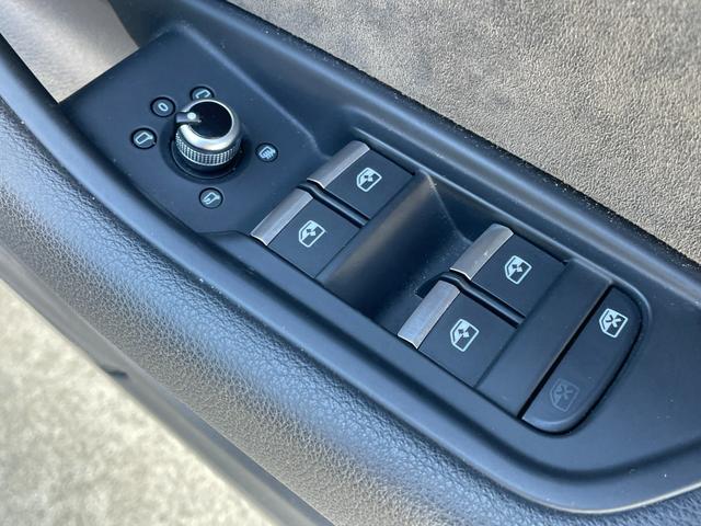 Ａ５スポーツバック ４０ＴＦＳＩスポーツ　Ｓライン　純正ナビ　フルセグＴＶ　バーチャルコックピット　全方位カメラ　パワーリアゲート　パワーシート　アダプティブクルーズコントロール　マトリクスＬＥＤ　純正１８インチアルミホイール（41枚目）