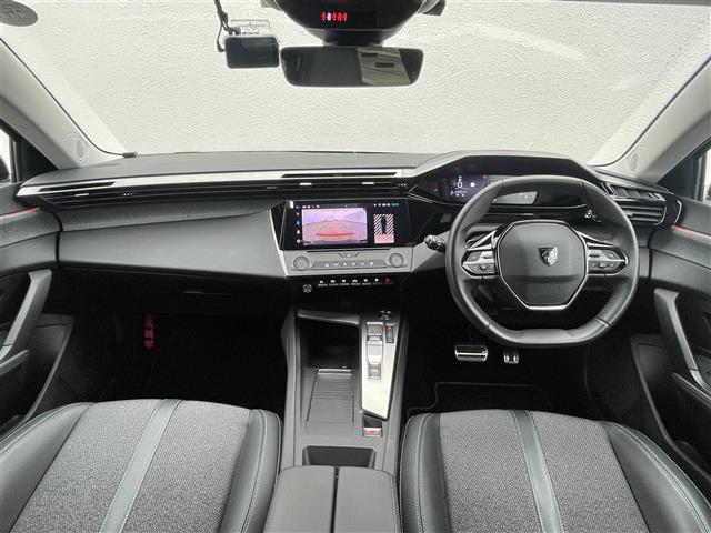 リベラーラはガリバーグループのＢＭＷ、メルセデスベンツ、アウディなどの輸入車専門店です。