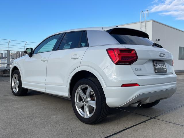 自社での査定に加え、第三者機関に委託し、車両の鑑定を行っております。