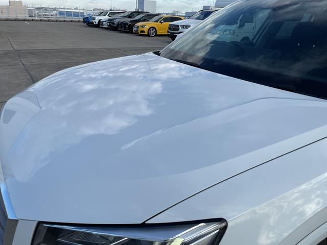 特別なクルマを選ぶための贅沢な空間をご用意。ゆったりと落ち着いた空間でコーヒーを飲みながら車選びをお楽しみください。